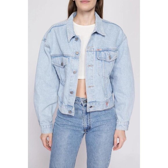 GUESS Vintage Light Wash Denim Classic Fit Jean Jacket with Buttons + Pockets - Picture 2 of 5
